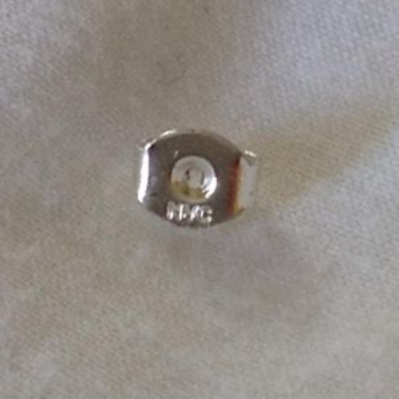 NWOT Natural Freshwater White Pearl Earrings - Picture 2 of 3